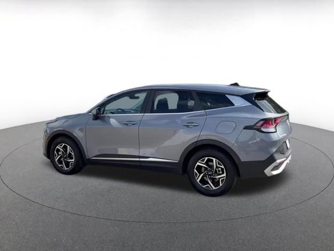 Used 2025 Kia Sportage LX FWD image 9