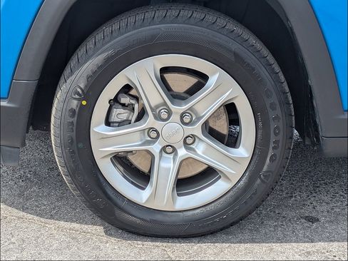Used 2024 Jeep Compass Latitude AWD/4WD image 12