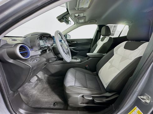 Used 2024 Chevrolet Trax LS w/ Driver Confidence Package image 13