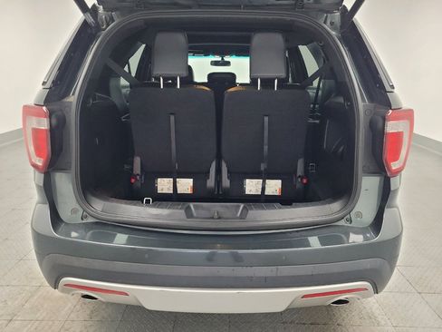 Used 2016 Ford Explorer XLT w/ Equipment Group 202A AWD/4WD image 29