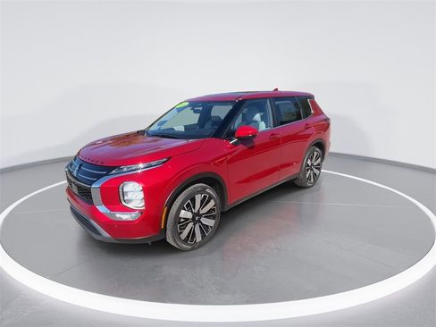 New 2025 Mitsubishi Outlander SE image 4