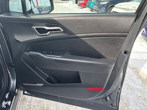 Certified 2023 Kia Sportage LX image 17