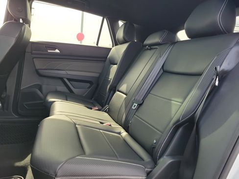 Used 2023 Volkswagen Atlas Cross Sport SEL image 13