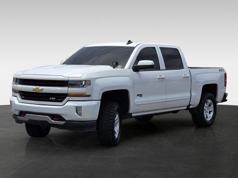 Used 2018 Chevrolet Silverado 1500 LT w/ All Star Edition AWD/4WD image 8