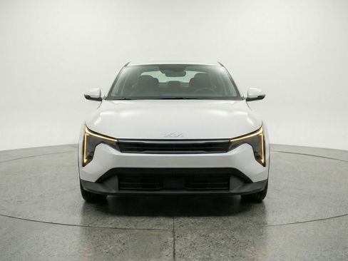 Used 2025 Kia K4 FWD image 2