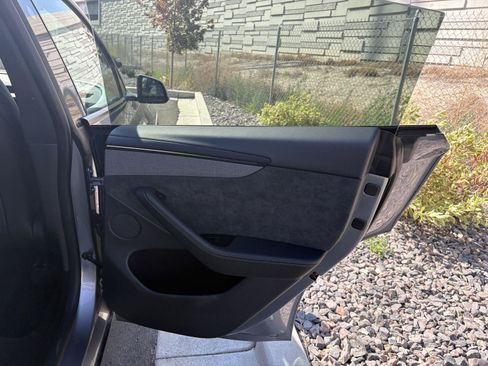 Used 2026 Tesla Model Y Long Range RWD image 17