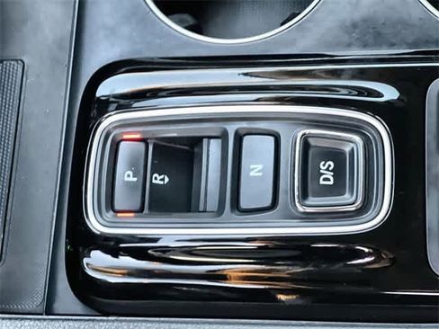 Certified 2024 Honda Pilot Touring image 16