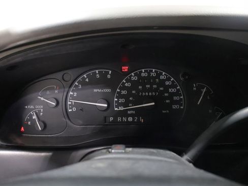 Used 2000 Ford Explorer XL image 27