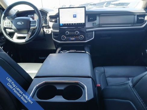 Used 2022 Ford Expedition Max XLT image 15