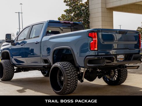 Used 2025 Chevrolet Silverado 2500 LT w/ Trail Boss Package image 6