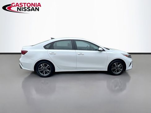 Used 2023 Kia Forte LXS image 10