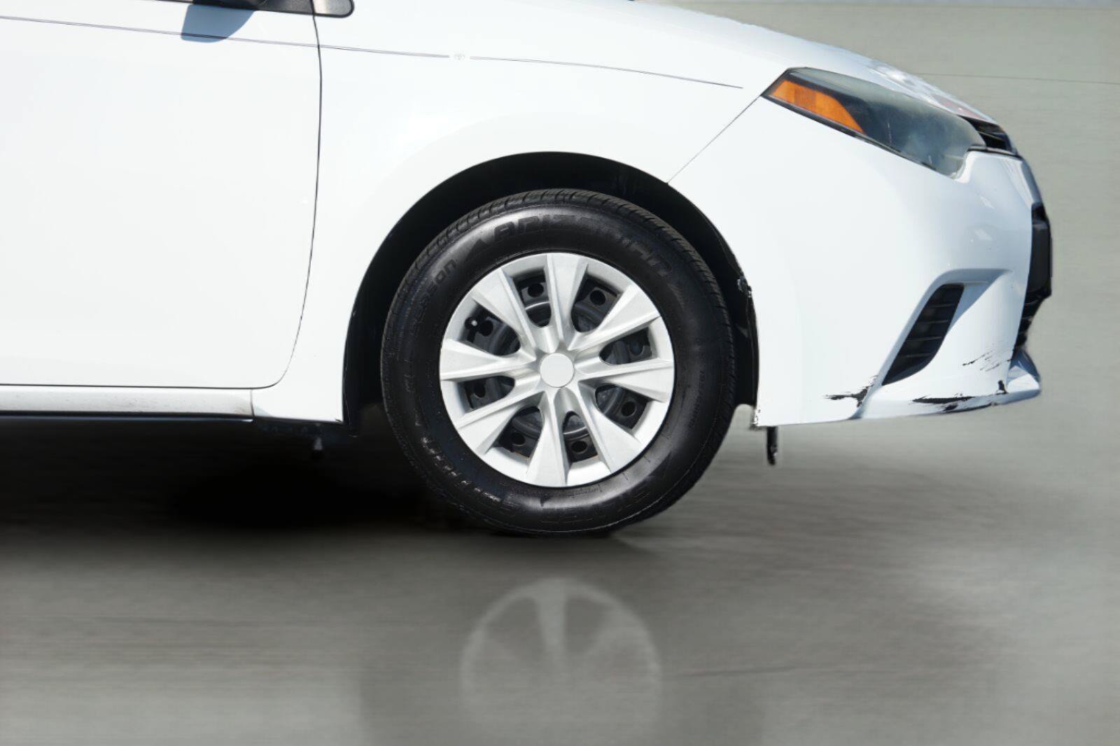 Used 2015 Toyota Corolla L FWD image 4