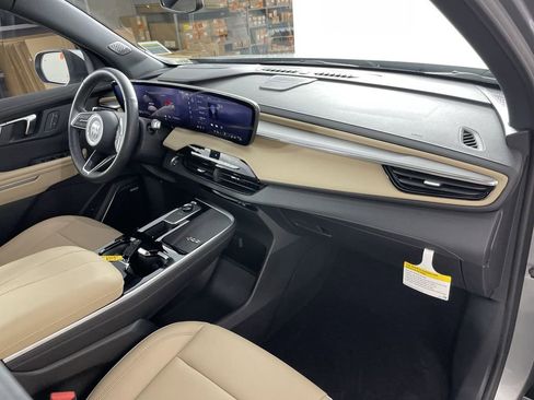 Used 2025 Buick Enclave Preferred image 28