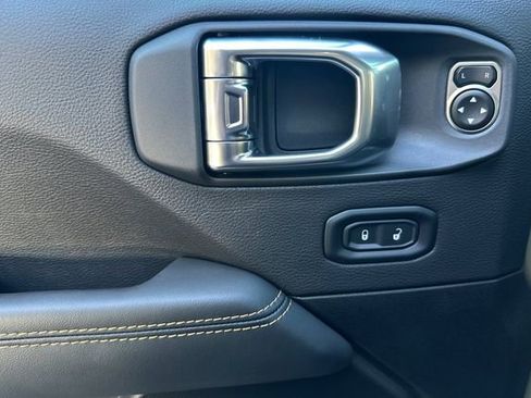 New 2026 Jeep Wrangler Unlimited Sahara AWD/4WD image 10