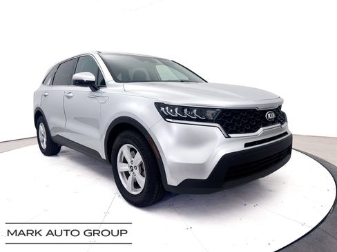 Used 2021 Kia Sorento LX FWD image 1