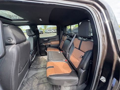 Used 2019 Chevrolet Silverado 1500 High Country w/ Technology Package AWD/4WD image 15