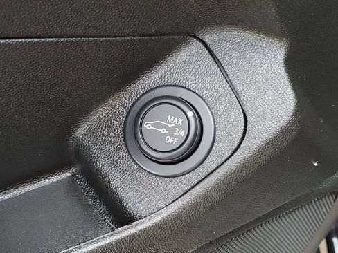 Used 2023 GMC Terrain SLT w/ LPO, Floor Liner Package FWD image 25