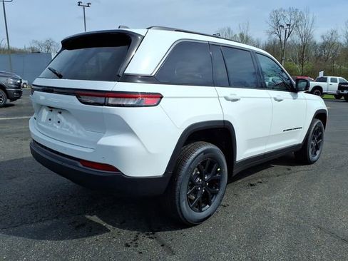 New 2026 Jeep Grand Cherokee Altitude AWD/4WD image 7
