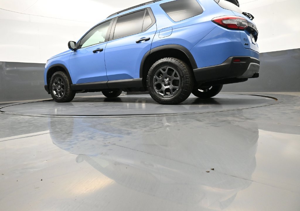 Certified 2024 Honda Pilot TrailSport image 35