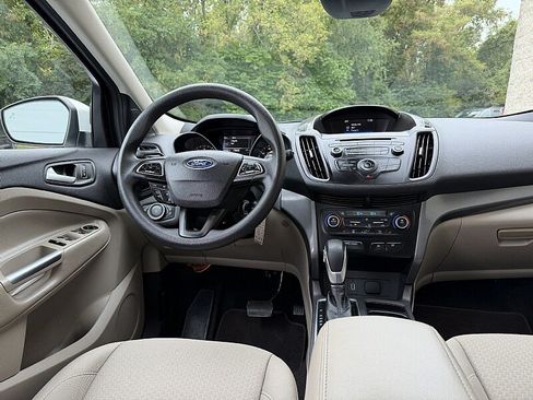 Used 2018 Ford Escape SE w/ Ford Safe & Smart Package AWD/4WD image 11