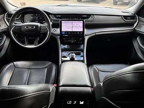 Used 2023 Jeep Grand Cherokee L Limited w/ Luxury Tech Group II AWD/4WD image 25