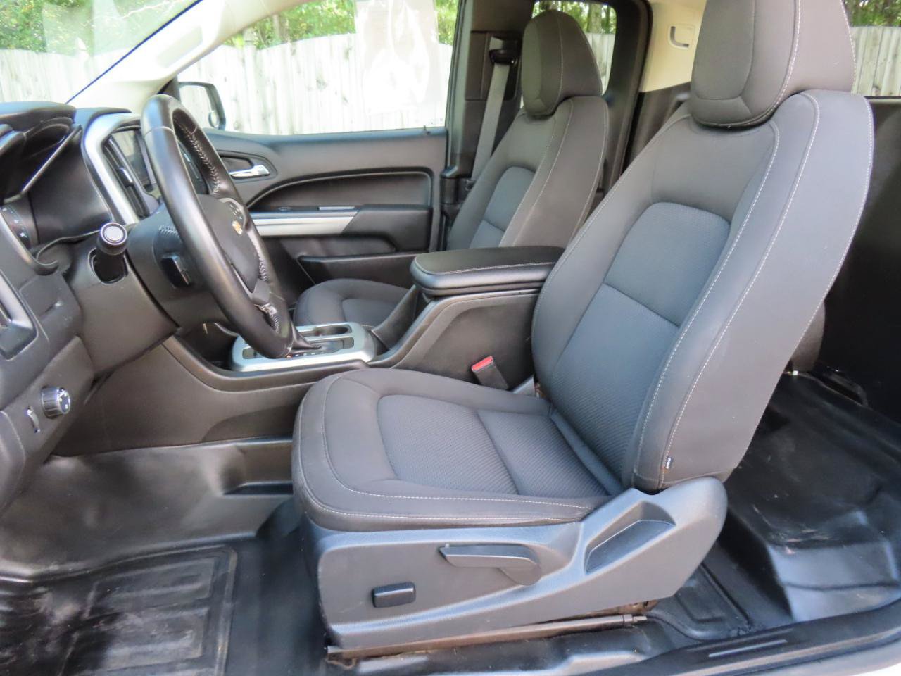 Used 2022 Chevrolet Colorado LT w/ Fleet Safety Package RWD image 17