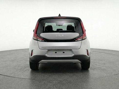 Used 2025 Kia Soul LX w/ LX Technology Package FWD image 7