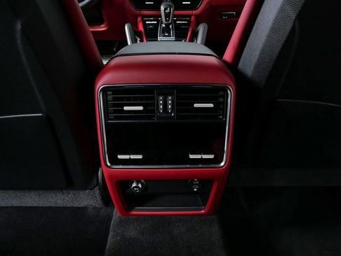 Certified 2022 Porsche Cayenne Turbo image 17