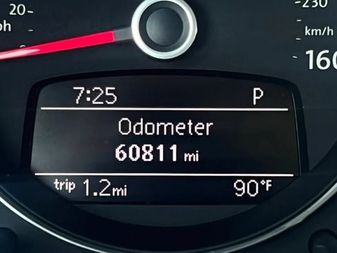 Used 2016 Volkswagen Beetle 1.8T Denim FWD image 13