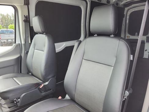 New 2026 Ford Transit 250 148 Medium Roof w/ Load Area Protection Package RWD image 19