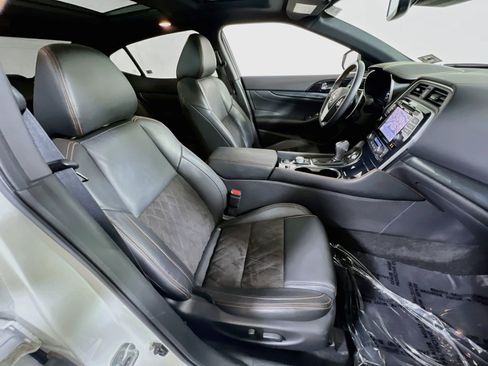 Used 2021 Nissan Maxima SR w/ Sport Mat Group FWD image 28
