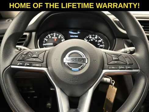 Used 2017 Nissan Rogue S AWD/4WD image 19