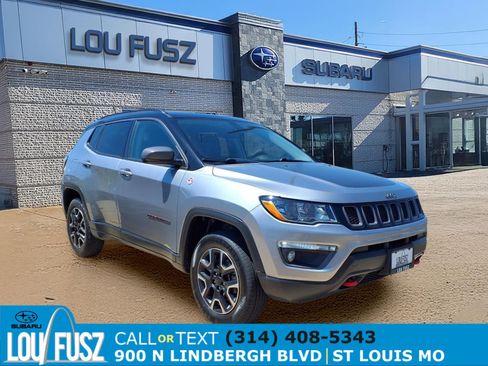 Used 2019 Jeep Compass Trailhawk w/ Cold Weather Group AWD/4WD image 1