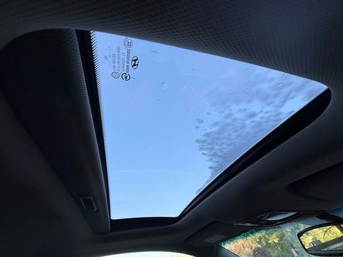 Used 2012 Hyundai Genesis 3.8 image 18