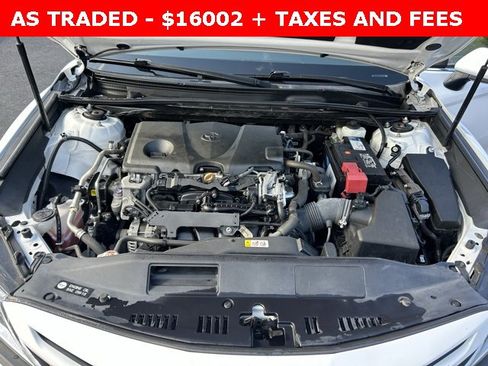 Used 2020 Toyota Camry SE image 11