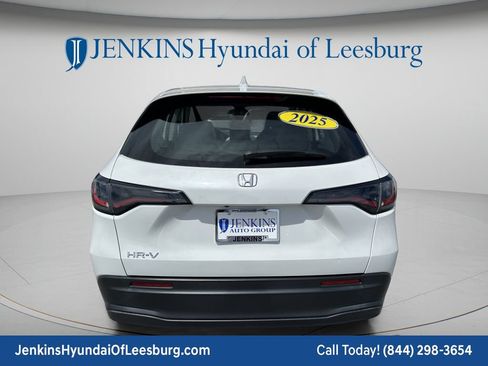 Used 2025 Honda HR-V LX image 6