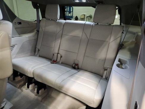 Used 2023 Cadillac Escalade Premium Luxury Platinum AWD/4WD image 23