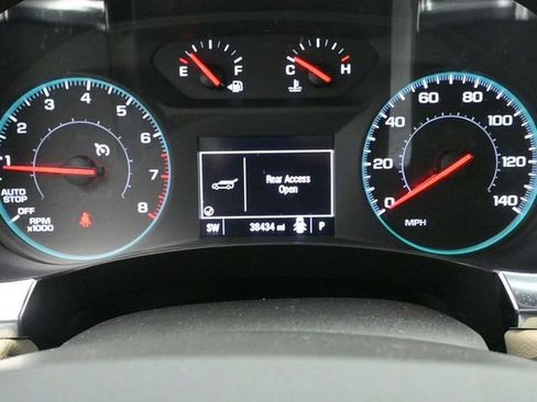 Used 2023 Chevrolet Traverse LS image 19