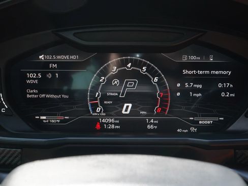 Used 2022 Lamborghini Urus image 32