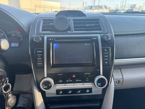 Used 2012 Toyota Camry LE image 10