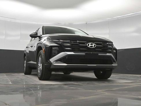 New 2026 Hyundai Venue SEL FWD image 32