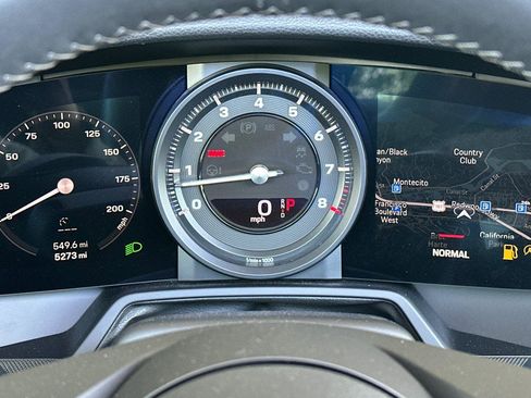 Used 2024 Porsche 911 Targa 4S w/ Premium Package image 22