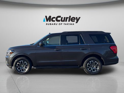 Used 2024 Ford Expedition XLT AWD/4WD image 2