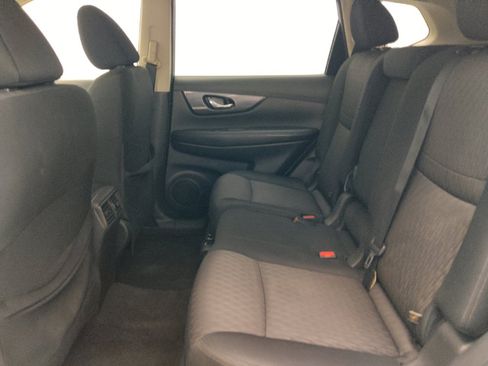 Used 2020 Nissan Rogue SV FWD image 18