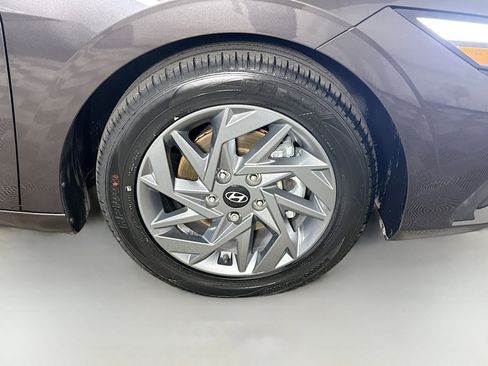 Used 2024 Hyundai Elantra SEL FWD image 32