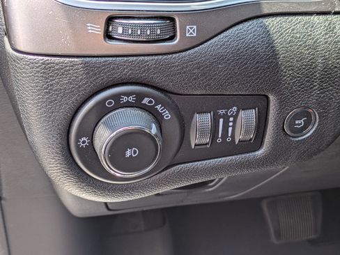 Used 2019 Jeep Cherokee Limited AWD/4WD image 15