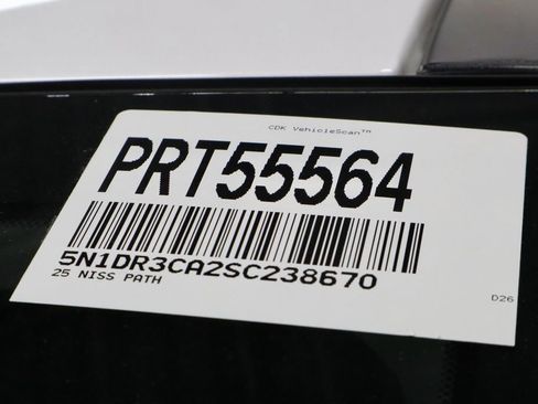 Certified 2025 Nissan Pathfinder SL FWD image 35