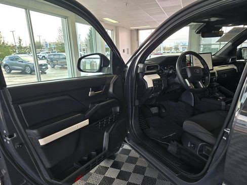 Used 2024 Toyota Tacoma TRD Off-Road image 17