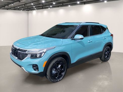 Certified 2026 Kia Seltos EX w/ EX Sunroof Package AWD/4WD image 4