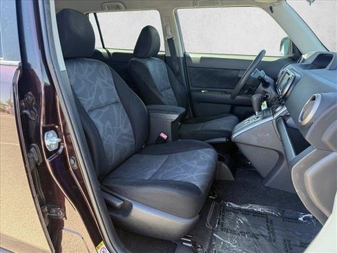 Used 2012 Scion xB FWD image 13